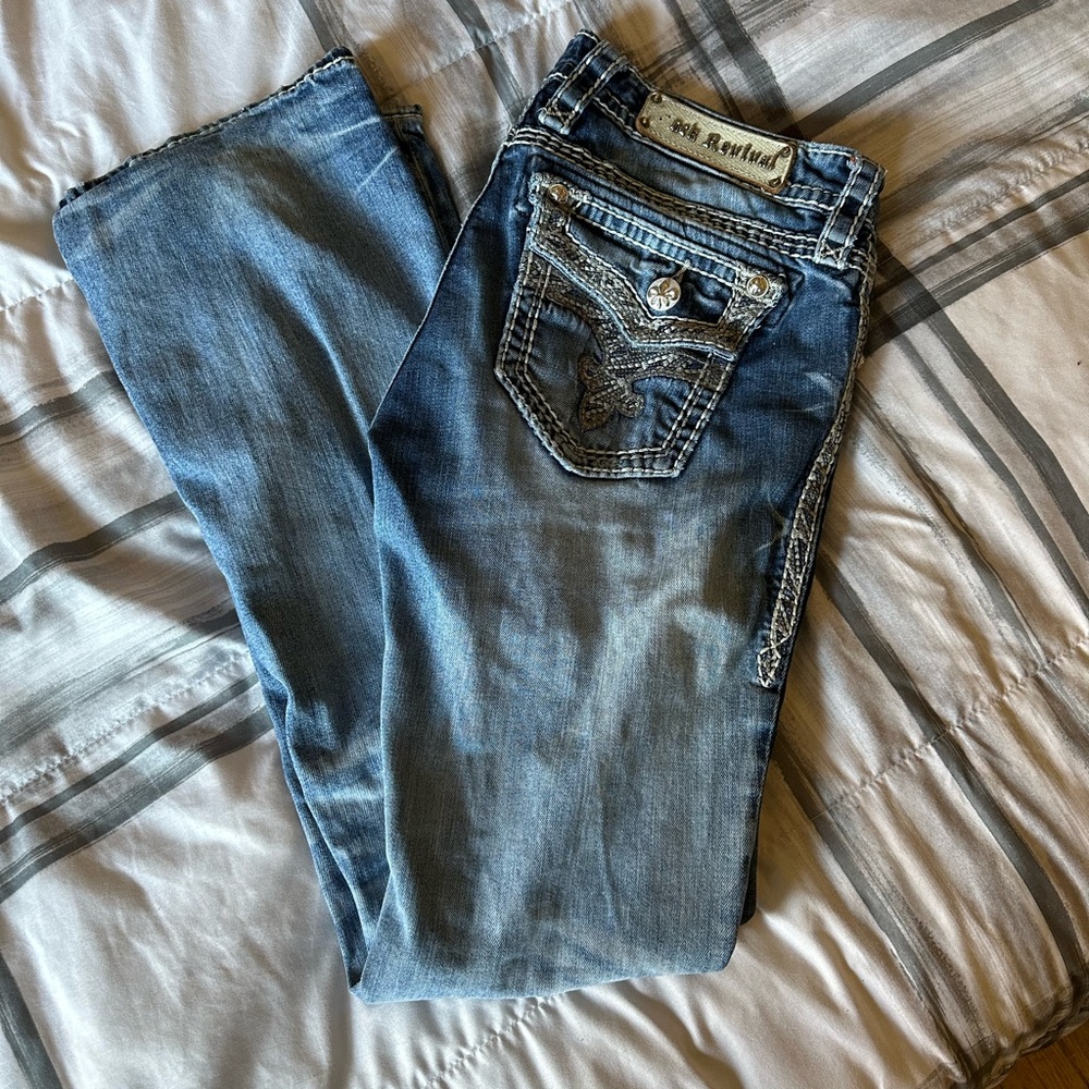 Rock revivals. Size 28.